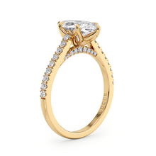 Load image into Gallery viewer, Lucce Azalea Pavé Marquise Moissanite