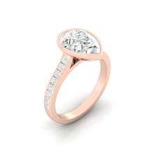 Load image into Gallery viewer, Lucce Carla Channel Pear Moissanite