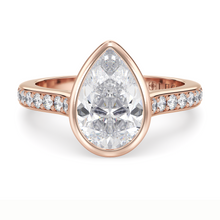 Load image into Gallery viewer, Lucce Carla Pavé Pear Moissanite
