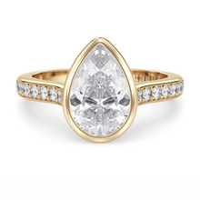 Load image into Gallery viewer, Lucce Carla Pavé Pear Moissanite