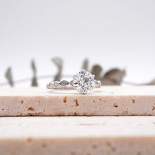 Load image into Gallery viewer, Lucce Christine Round Diamond