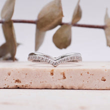 Load image into Gallery viewer, Lucce Lira Diamond