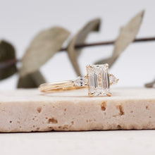 Load image into Gallery viewer, Lucce Sophia Emerald Diamond