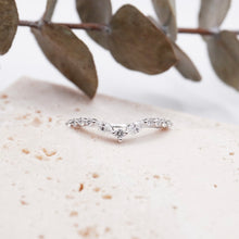 Load image into Gallery viewer, Lucce Genia Diamond