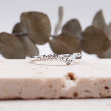 Load image into Gallery viewer, Genia Moissanite