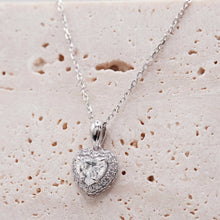 Load image into Gallery viewer, Lucce Presa Heart Necklace Diamond