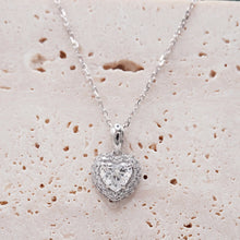 Load image into Gallery viewer, Lucce Presa Heart Necklace Diamond