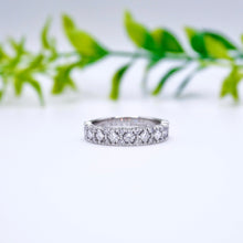 Load image into Gallery viewer, Sarah Band Moissanite