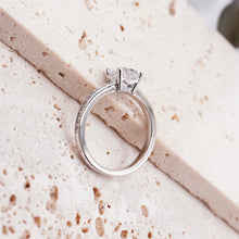 Load image into Gallery viewer, Lucce Kaela Round Diamond