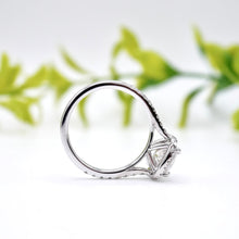 Load image into Gallery viewer, Lucce Montevalle Cushion Moissanite