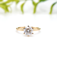 Load image into Gallery viewer, Lucce Miriam Round Moissanite