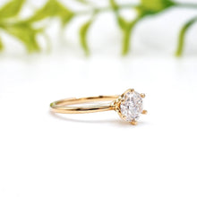 Load image into Gallery viewer, Lucce Miriam Round Moissanite