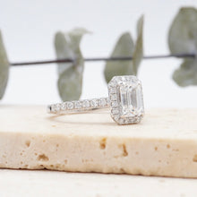 Load image into Gallery viewer, Lucce Montevalle Emerald Diamond