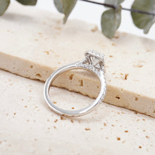 Load image into Gallery viewer, Lucce Montevalle Emerald Moissanite