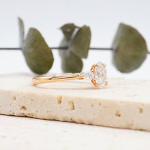 Load image into Gallery viewer, Lucce Sophia Oval Diamond