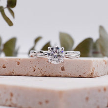 Load image into Gallery viewer, Lucce Fiore Solitaire Round Moissanite