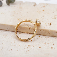 Load image into Gallery viewer, Lucce Fiore Pear Diamond