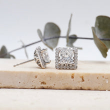 Load image into Gallery viewer, Lucce Montevalle Earrings Princess Diamond