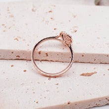 Load image into Gallery viewer, Lucce Montevalle Oval Moissanite