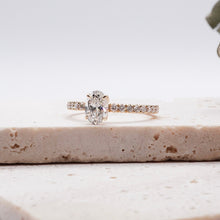 Load image into Gallery viewer, Lucce Lucia Pavé Oval Moissanite