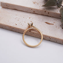 Load image into Gallery viewer, Lucce Firenze Pavé Emerald Diamond