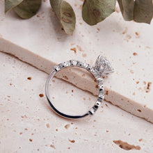 Load image into Gallery viewer, Lucce Christine Round Diamond