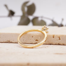 Load image into Gallery viewer, Lucce Miriam Round Diamond