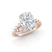 Load image into Gallery viewer, Lucce Ellia Oval Moissanite
