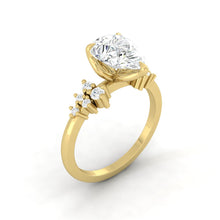 Load image into Gallery viewer, Lucce Ellia Pear Moissanite