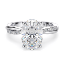 Load image into Gallery viewer, Lucce Fiore Oval Diamond