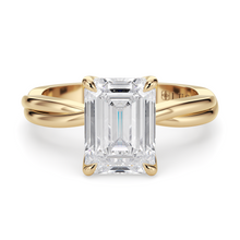 Load image into Gallery viewer, Lucce Fiore Solitaire Emerald Diamond