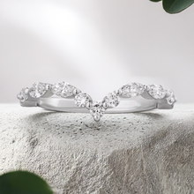 Load image into Gallery viewer, Lucce Genia Diamond