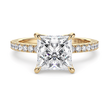 Load image into Gallery viewer, Lucce Lucia Pavé Princess Moissanite