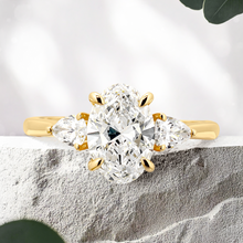 Load image into Gallery viewer, Lucce Sophia Luxe Oval Diamond