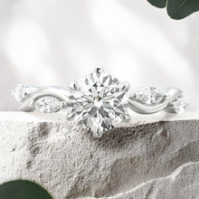 Load image into Gallery viewer, Lucce Constance Petal Round Diamond