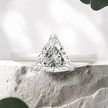 Load image into Gallery viewer, Lucce Lucia Halo Trillion Lab Diamond 1.04ct E VVS2 Ex GIA Platinum