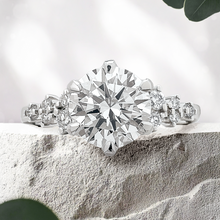Load image into Gallery viewer, Lucce Ellia Round Diamond