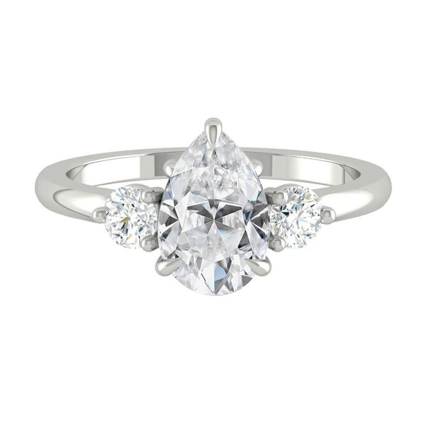 Lucce Siena Pear Moissanite