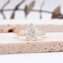 Load image into Gallery viewer, Lucce Sophia Luxe Oval Diamond