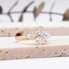 Load image into Gallery viewer, Lucce Sophia Luxe Oval Diamond