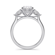 Load image into Gallery viewer, Lucce Sophia Luxe Oval Diamond