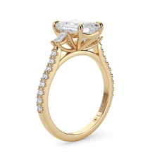 Load image into Gallery viewer, LUCCE SOPHIA™ Pavé Emerald Diamond