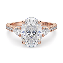 Load image into Gallery viewer, Lucce Sophia Pavé Oval Diamond