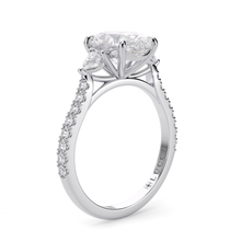 Load image into Gallery viewer, Lucce Sophia Pavé Oval Diamond
