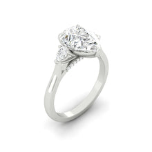 Load image into Gallery viewer, Lucce Sophia Pear Moissanite
