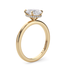 Load image into Gallery viewer, Lucce Verona Pear Moissanite