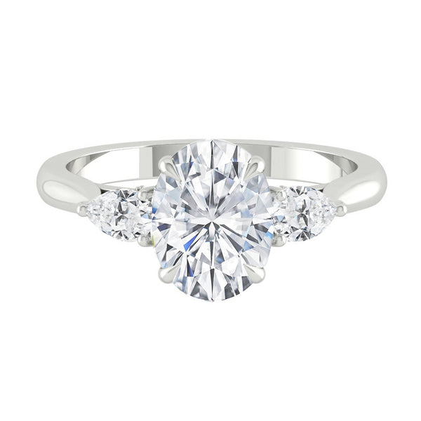Lucce Sophia Oval Luxe Moissanite