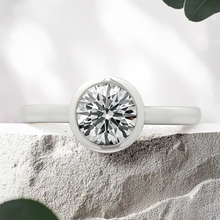 Load image into Gallery viewer, Lucce Carla Lab Diamond 1.00ct D VVS2 Id IGI 14K White Gold