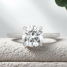 Load image into Gallery viewer, Lucce Verona Round Lab Diamond 1.51ct F VS1 ld IGI Platinum