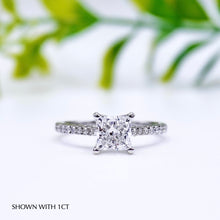 Load image into Gallery viewer, Lucce Firenze Pavé Princess Diamond
